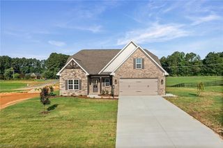 257 Sandpiper Dr, Lexington, NC 27295