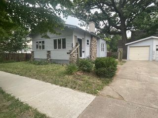 503 S  Robinson St, Bloomington, IL 61701