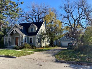 175 W  Burlington St, Riverside, IL 60546