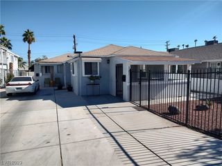 321 S  10th St, Las Vegas, NV 89101