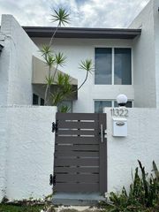 11322 SW 67th Ter, Miami, FL 33173