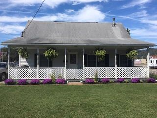115 S  5th Ave, Paden City, WV 26159