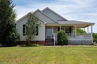 3301 Cloverdale Ct, Efland, NC 27243