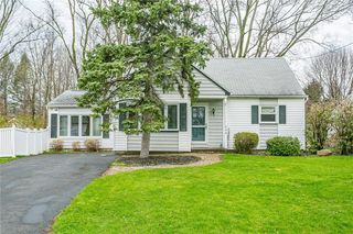 346 Downsview Dr, Rochester, NY 14606