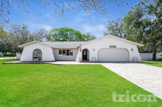 1601 Gulf Rd, Tarpon Springs, FL 34689