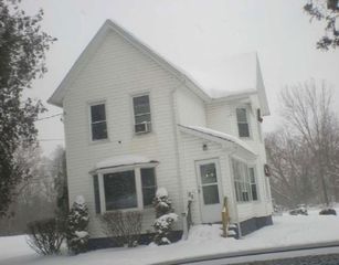 86 Clinton St, New York Mills, NY 13417