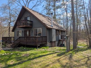 18727 N  Rod And Gun Rd, Atlanta, MI 49709