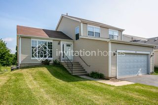 484 Columbine Ln, Bolingbrook, IL 60440