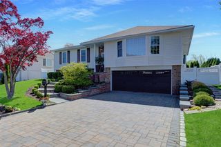 5 Bridle Path, Roslyn, NY 11576