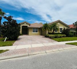 6354 Astor Pl, Vero Beach, FL 32966