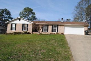 1810 Fairfield Dr, Dothan, AL 36303