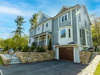439 Lowell Ave #439, Newtonville, MA 02460