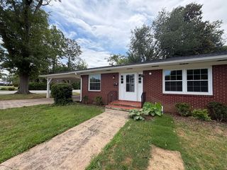 228 College Dr, Gaffney, SC 29340