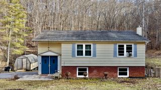 407 Valley Dr, Ronceverte, WV 24970