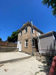 129 Fitler St, Pittsburgh, PA 15210