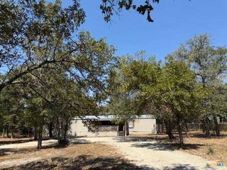 263 Hickory Hill Dr, La Vernia, TX 78121