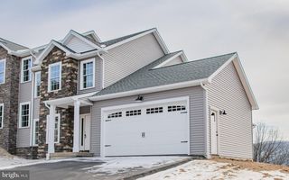 53 Wisteria Ln, Williamsport, PA 17701