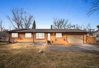 31824 Trestain St, Farmington Hills, MI 48336