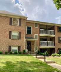 965 Manor Ln #W, Columbus, OH 43221