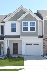 875 Channel Drop Loop, Zebulon, NC 27597