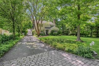19 Middle Drive, Manhasset, NY 11030