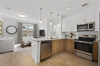 1 N  Main St #310, Pt Chester, NY 10573
