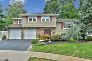 2 Scott Ct, Emerson, NJ 07630