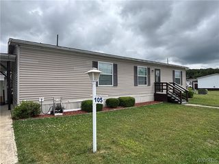 105 Summerview Dr, Arcade, NY 14009