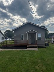 48800 Jamaica St, Chesterfield, MI 48047