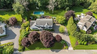 6 Halyard Court, Cold Spring Harbor, NY 11724