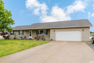 1303 Hazel Ln, Johnston City, IL 62951