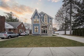 861 Coolidge Rd, Birmingham, MI 48009