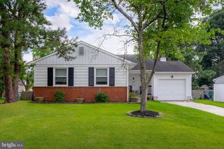 210 Lakeside Dr, Glassboro, NJ 08028