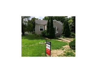 2314 Saylor Rd, Des Moines, IA 50313