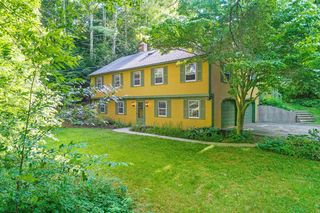 82 Wire Rd, Merrimack, NH 03054