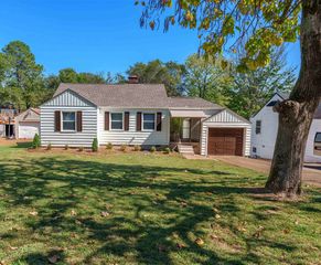 1212 E  31st St, Sheffield, AL 35660