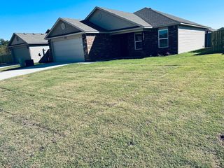 1039 Bunting St, Fayetteville, AR 72701