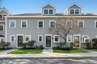 1202 Lagrange St #1202, Chestnut Hill, MA 02467