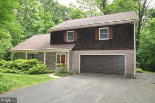 1061 Sherry Ln, Lancaster, PA 17601