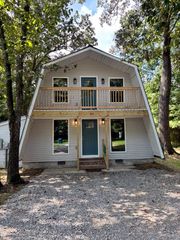 33 Chalet Dr, Manchester, TN 37355