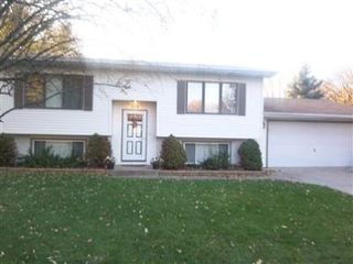 279 S  Chase Dr, Crown Pt, IN 46307