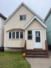 2318 W  2nd St, Duluth, MN 55806