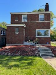 14437 S  State St, Riverdale, IL 60827