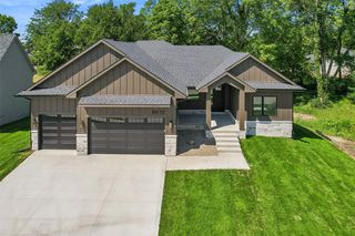 5312 173rd St, Urbandale, IA 50263