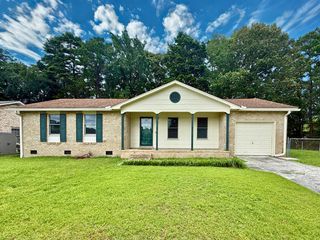 121 Pinewood St, Ladson, SC 29456