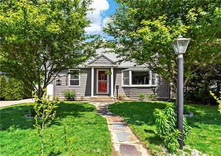 21 King Phillip Dr, North Kingstown, RI 02852