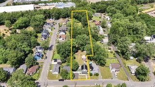 72 Switzer St, Springfield, MA 01109