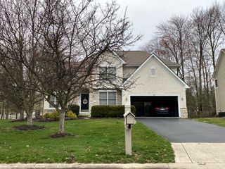 374 Rosewood Ct, Powell, OH 43065