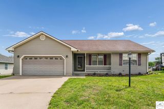 1205 Woods Dr, Sedalia, MO 65301