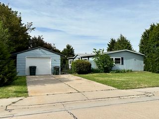 2413 E D, North Platte, NE 69101